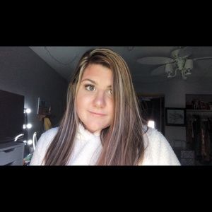 Meet your Posher, Elana